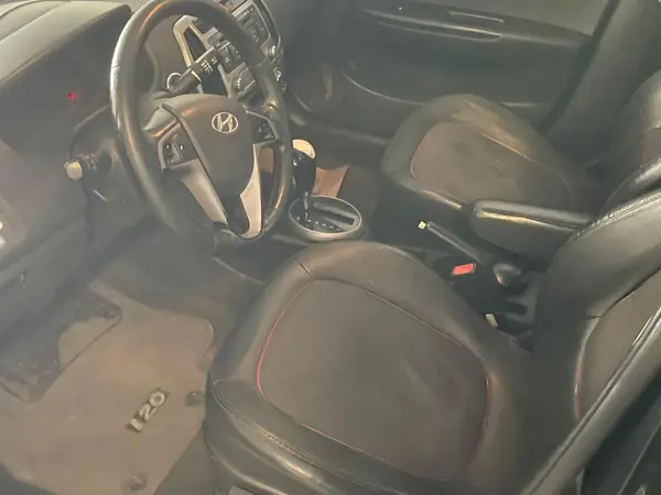 هیوندای  i20