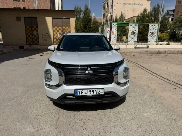 میتسوبیشی  اوتلندر