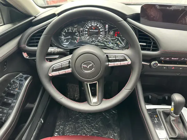 مزدا، 3 وارداتی