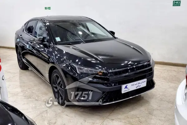 کی ام سی  J7