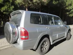 میتسوبیشی، پاجرو چهار در