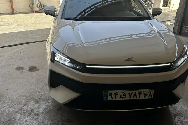 کی ام سی  J7