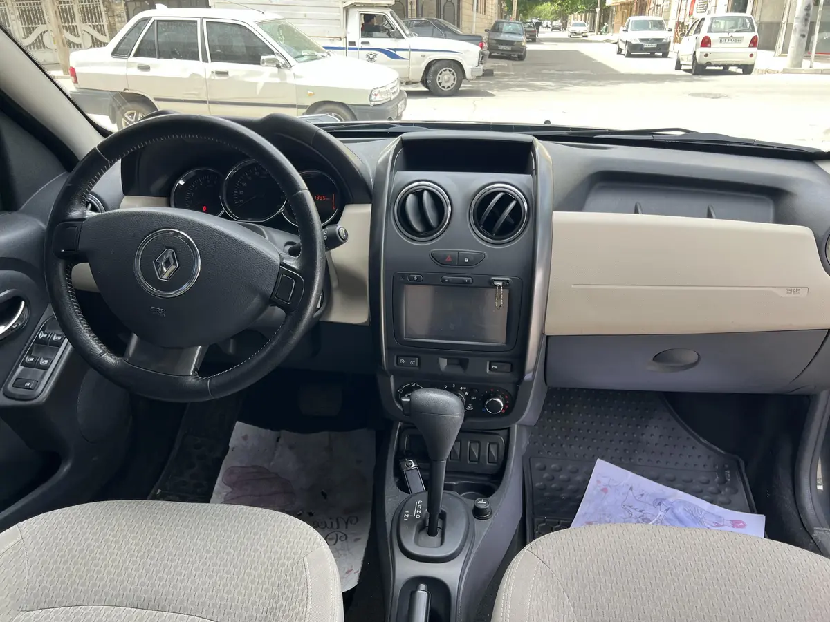 رنو،  داستر