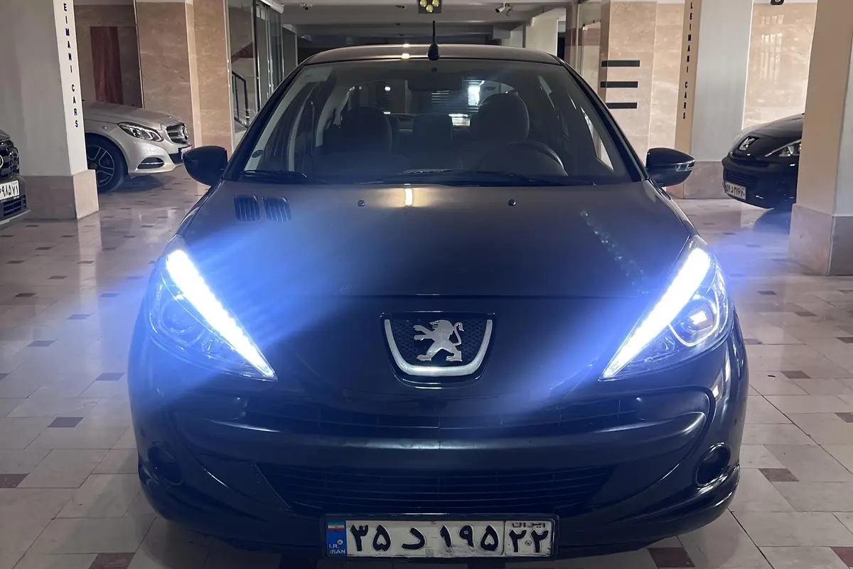 پژو،  207