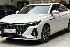فونیکس، آریزو 8 هیبرید (Z8 PHEV)