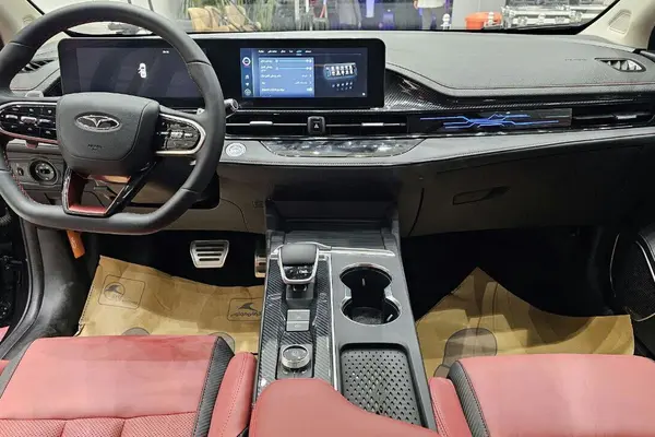 فونیکس، آریزو 6 جی تی (Z6 GT)