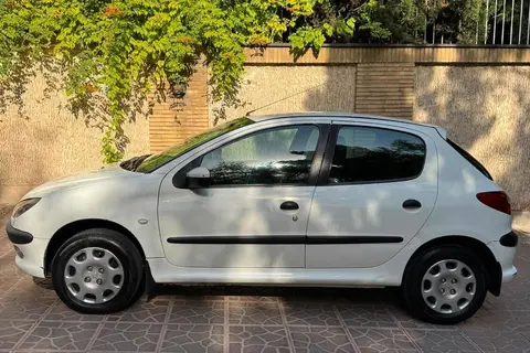 پژو، 206