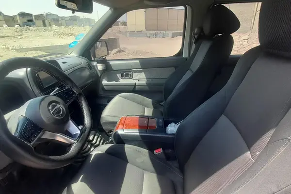 نیسان، پیکاپ تک کابین