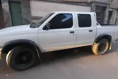 نیسان، پیکاپ تک کابین