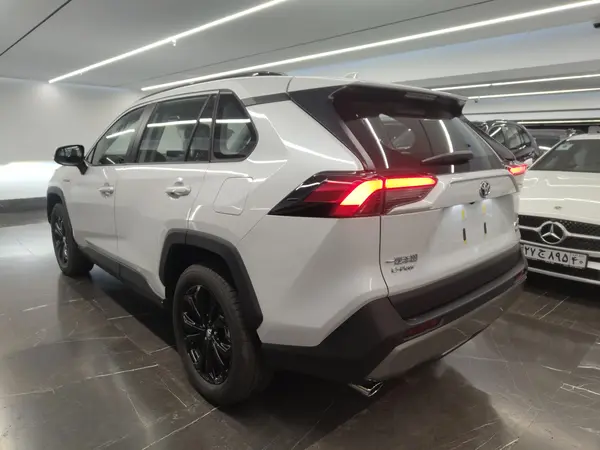 تویوتا، راوفور هیبرید