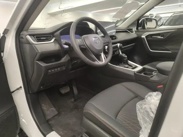 تویوتا، راوفور هیبرید