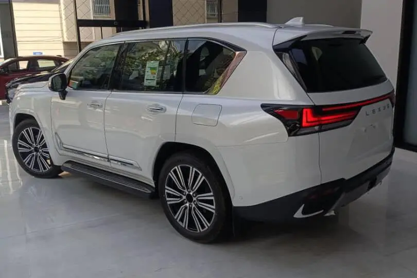 لکسوس،  LX