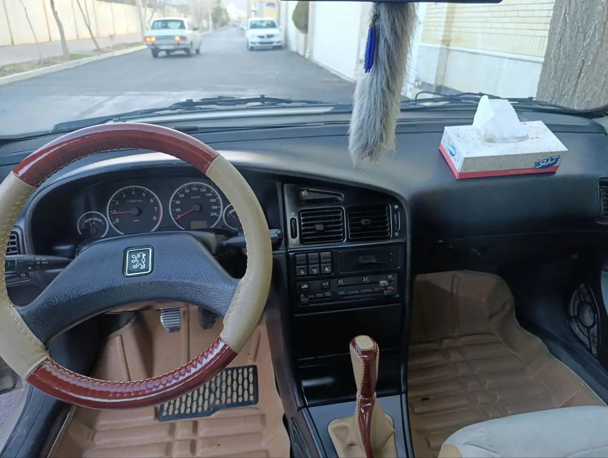 پژو،  405