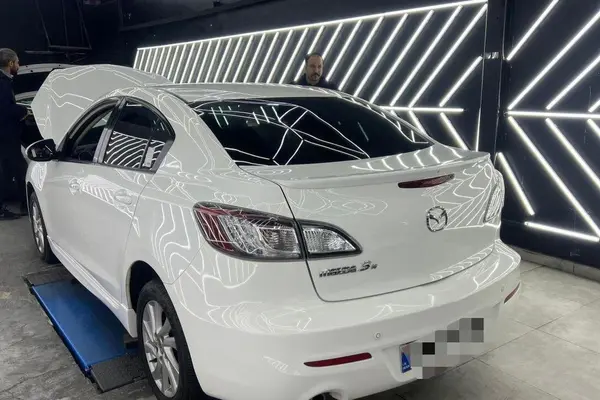 مزدا، 3 نیو صندوق دار