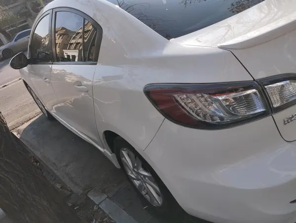 مزدا، 3 نیو صندوق دار