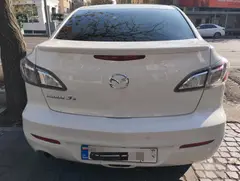 مزدا، 3 نیو صندوق دار