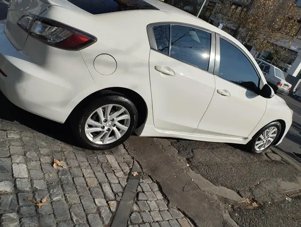 مزدا، 3 نیو صندوق دار