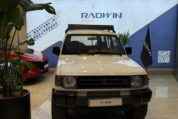 میتسوبیشی، پاجرو چهار در