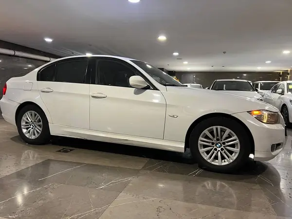 ب ام و، سری 3 سدان