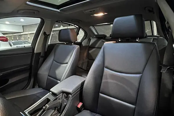 ب ام و، سری 3 سدان