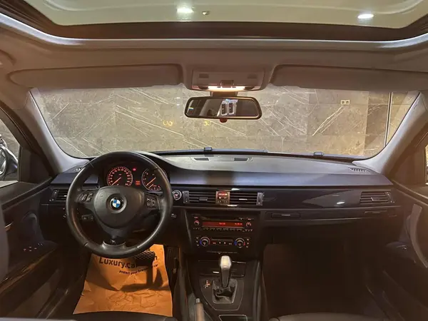 ب ام و، سری 3 سدان