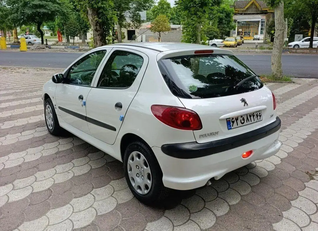 پژو،  206