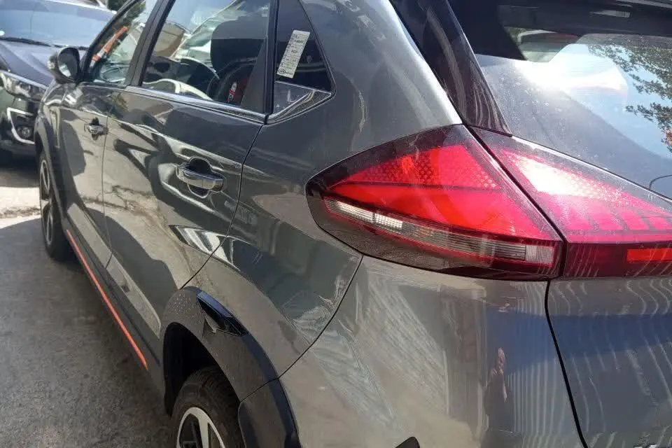 ام وی ام،  X33 کراس