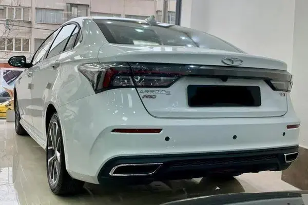 فونیکس، آریزو 6 پرو