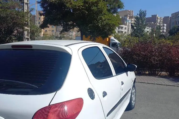 پژو،  206