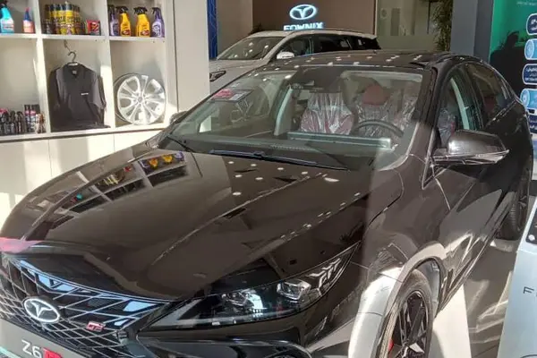 فونیکس، آریزو 6 جی تی (Z6 GT)