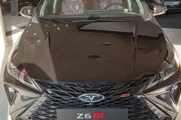 فونیکس، آریزو 6 جی تی (Z6 GT)