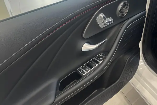 فونیکس، آریزو 8 (Z8)