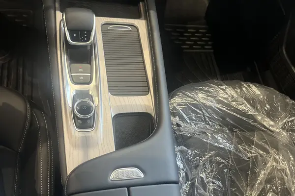 فونیکس، آریزو 8 (Z8)