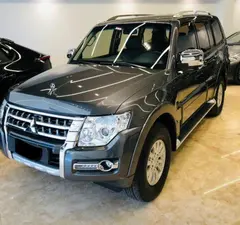 میتسوبیشی، پاجرو چهار در