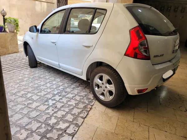 رنو  ساندرو