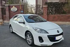 مزدا، 3 نیو صندوق دار