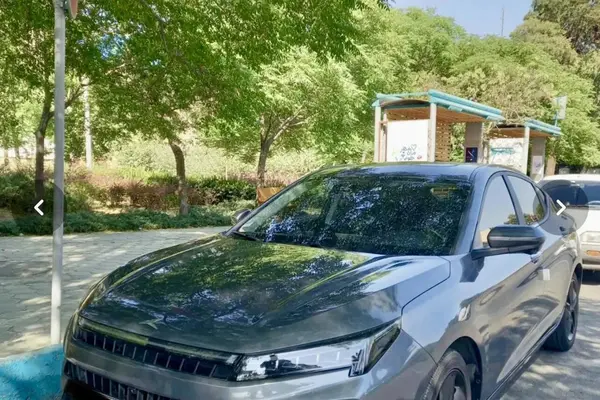 کی ام سی  J7