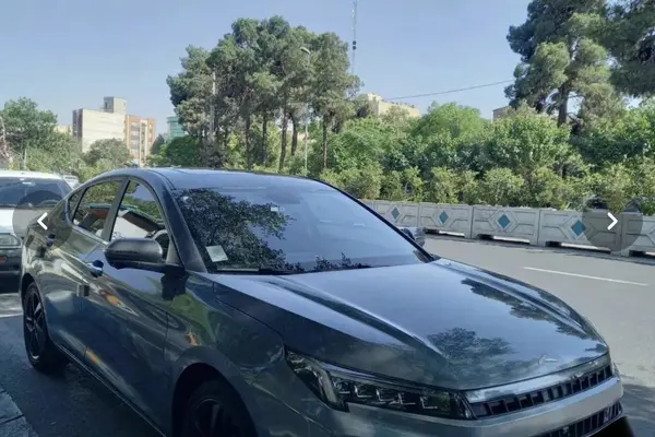 کی ام سی  J7