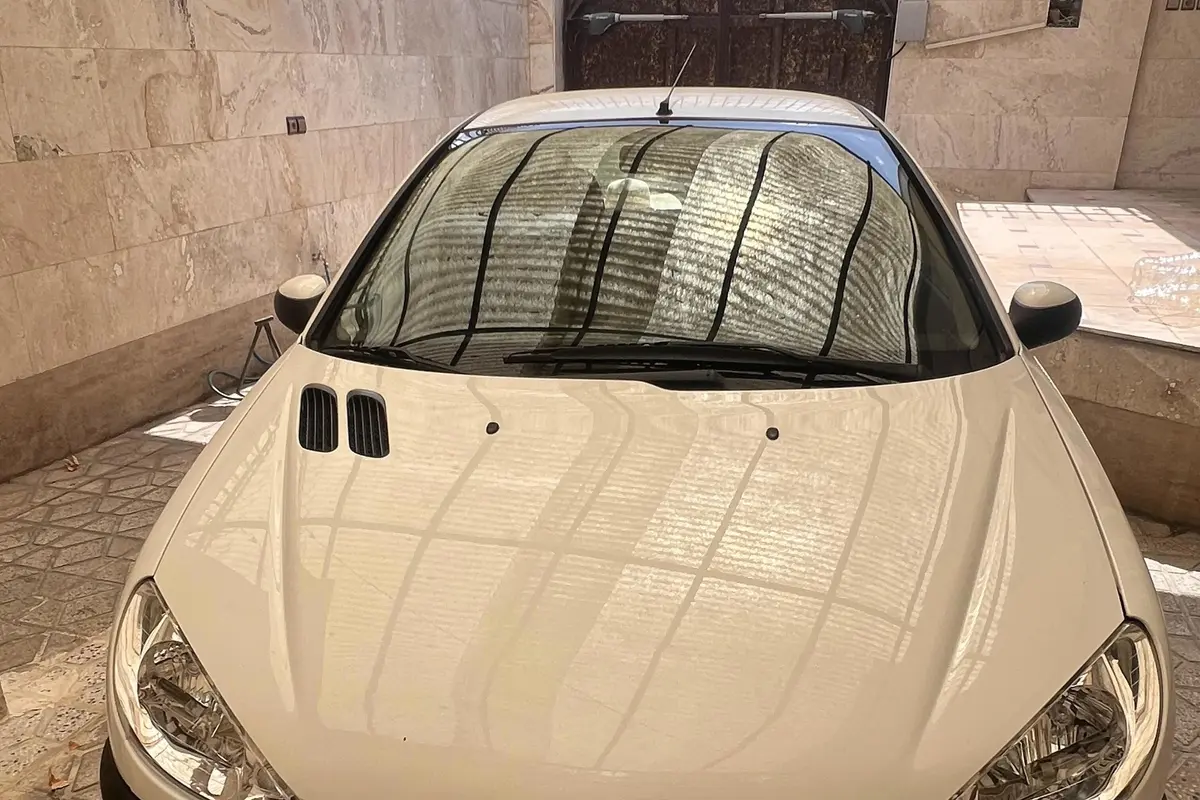 پژو،  206