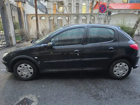 پژو، 206