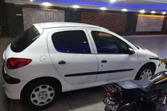 پژو، 206