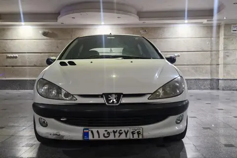 پژو، 206