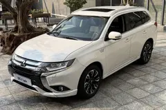 میتسوبیشی، اوتلندر PHEV