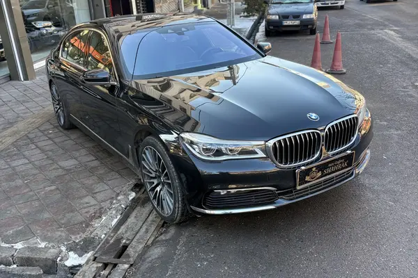 ب ام و، سری 7