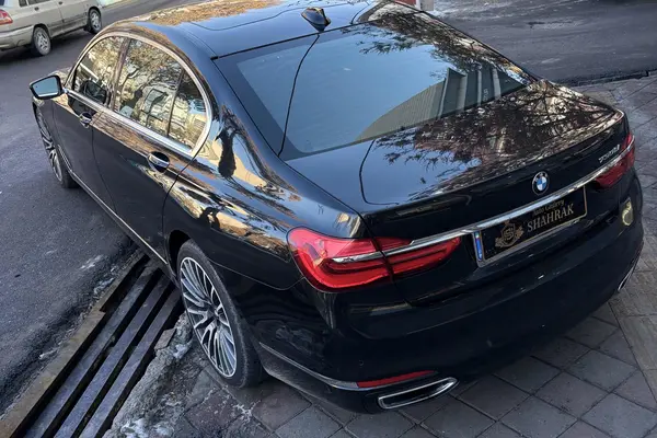 ب ام و، سری 7