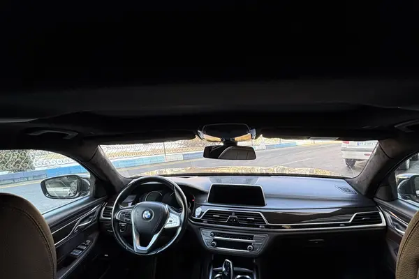 ب ام و، سری 7