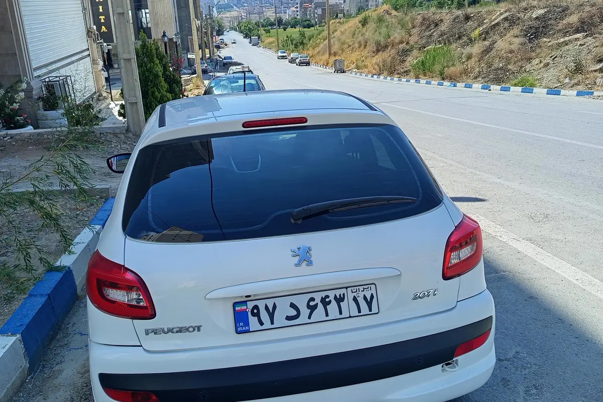 پژو،  207