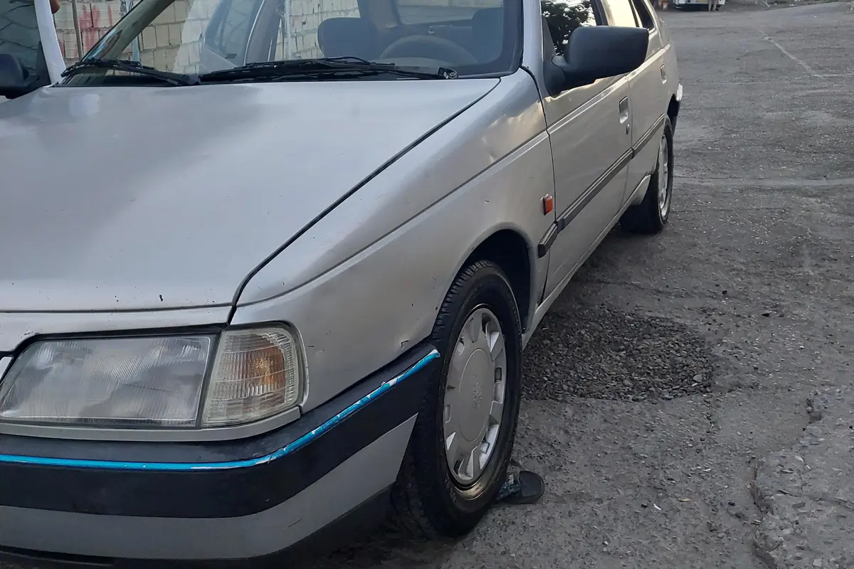 پژو،  405
