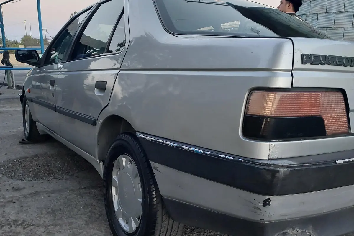 پژو،  405