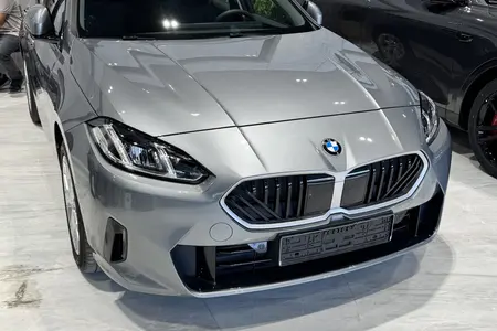 ب ام و سری 1 هاچ بک